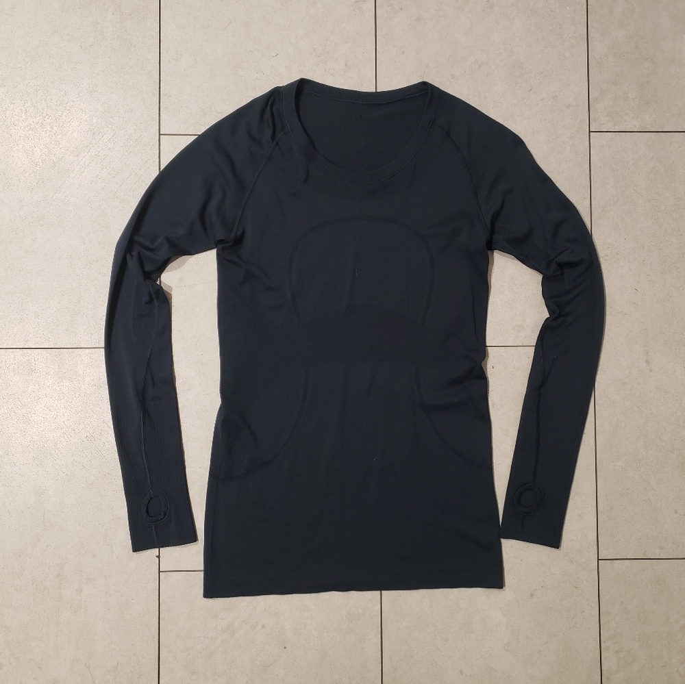 Lululemon Swiftly Scoop neck long sleeve shirt medium